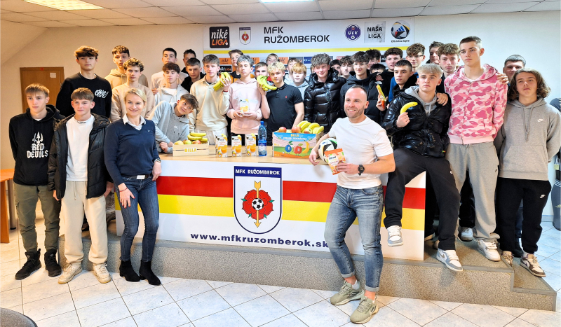 Mládežnícke kategórie MFK Ružomberok sa tiež zapojili do projektu ZDRAVÁ JEDENÁSTKA FOTO: BILLA