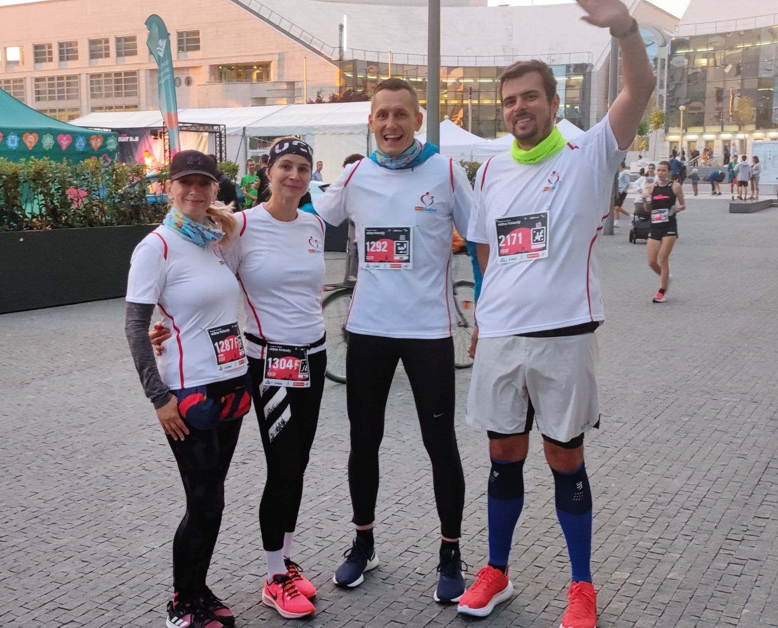 BILLA ľuďom bežci