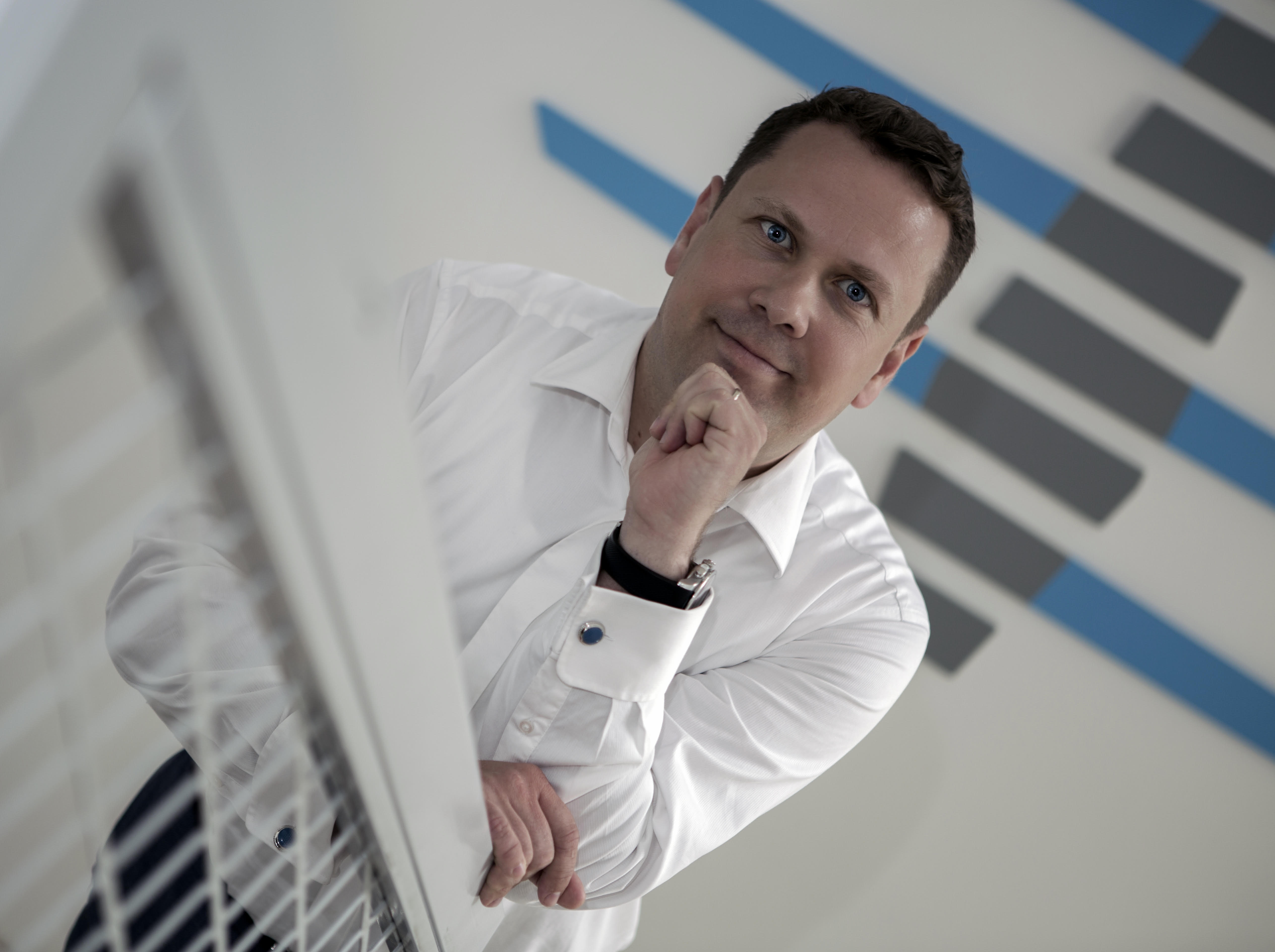 Ivan Peschl je generálnym riaditeľom Towercomu od januára 2017. Je absolventom Ekonomickej univerzity v Bratislave. V minulosti sa venoval finančníctvu a podnikovému manažmentu, reštrukturalizáciám, fúziám a strategickým akvizíciám podnikov.  Foto: Towercom