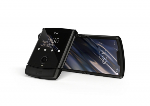 O2 od&scaron;tartovalo predaj eSIM-kovej skl&aacute;pačky Motorola razr