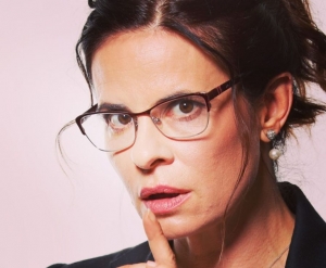 Zuzana Fialov&aacute;: Odd&yacute;chnite si, pre va&scaron;e deti budem č&iacute;tať rozpr&aacute;vky