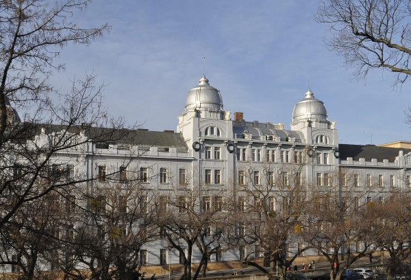 Už 95 rokov n&aacute;s myslenie bav&iacute;