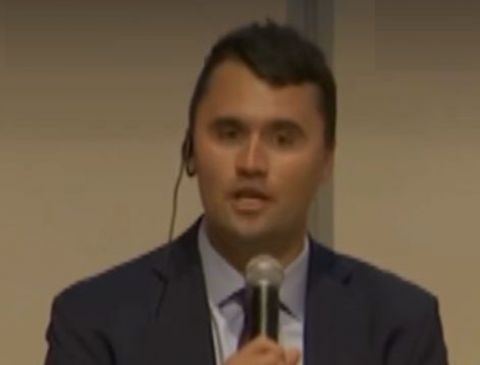 Americk&yacute; pravicov&yacute; moder&aacute;tor Charlie Kirk zomrel, po tom, čo bol postrelen&yacute; pri vyst&uacute;pen&iacute; na univerzite