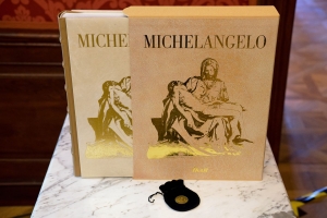 Sl&aacute;vny Michelangelo v luxusnom vydan&iacute;