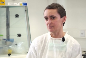 Biologička Pekov&aacute;, ktor&uacute; s obľubou citovali kon&scaron;pir&aacute;tori, je obžalovan&aacute; (VIDEO)