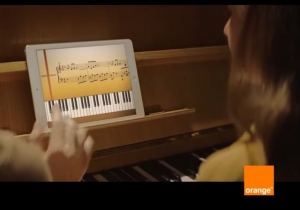 Orange m&aacute; nov&uacute; kampaň Daruj d&aacute;ta (VIDEO)