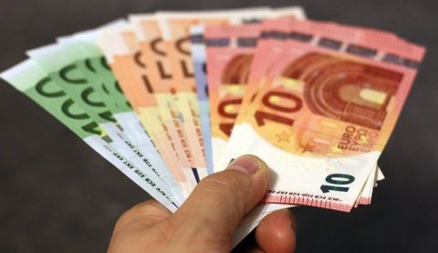 Finančná správa varuje: Podvodníci lákajú ľudí na falošné daňové preplatky