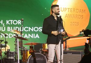 Upterdam Awards 2025: V&iacute;ťazi komunity online podnikateľov s&uacute; zn&aacute;mi