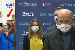 Do živ&eacute;ho vysielania zo spustenia očkovania sa dostala &scaron;&iacute;riteľka dezinform&aacute;ci&iacute; a uk&aacute;zala, o čo jej vlastne ide (VIDEO)