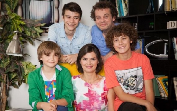 Kto koho hr&aacute; v seri&aacute;li Na&scaron;i, hereck&eacute; obsadenie