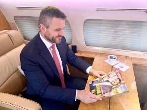 Slovenka rob&iacute; predvolebn&eacute; promo Pellegrinimu, ten ju &scaron;tedro odmenil (FOTO)