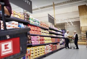 Kaufland od bud&uacute;ceho roka neumožn&iacute; predaj živ&yacute;ch kaprov
