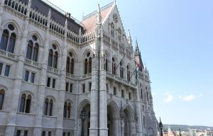 Orb&aacute;n nazval svojich kritikov plo&scaron;ticami, m&eacute;di&aacute;, opoz&iacute;ciu a sudcov obvinil z korupcie