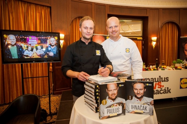 Lidl pred Vianocami rozd&aacute;va kuch&aacute;rske knihy 