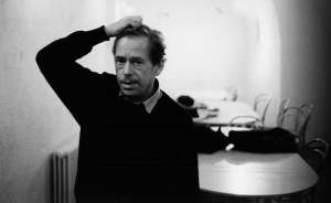 Zverejnia doposiaľ nezn&aacute;me filmov&eacute; scen&aacute;re a texty V&aacute;clava Havla