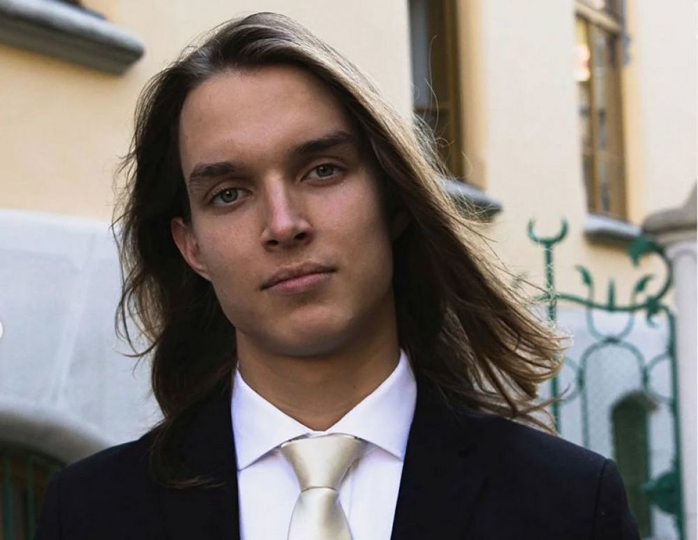 Za Simona Oman&iacute;ka sa postavili česk&iacute; &scaron;tudenti. Prezidentovi, premi&eacute;rovi a poslancom posielaj&uacute; otvoren&yacute; list (CEL&Eacute; ZNENIE)