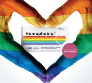 Aktivisti rozd&aacute;vali "tabletky" proti homof&oacute;bii