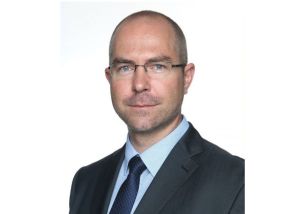 Z ministerstva vn&uacute;tra odch&aacute;dza aj Peter Roln&yacute;