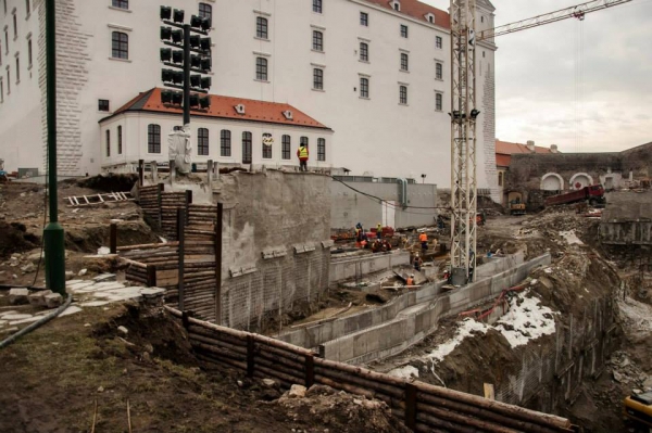 Pod v&yacute;zvu Ficovi sa podp&iacute;sali herci aj ďal&scaron;ie zn&aacute;me osobnosti