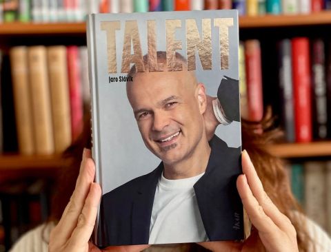 Jaro Sl&aacute;vik: O &scaron;oubiznise, celebrit&aacute;ch, &uacute;spechu a telev&iacute;znej &scaron;ou (VIDEO)