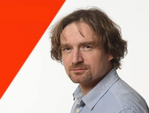 Česk&eacute; ministerstvo se ospravedlnilo investigat&iacute;vnemu novin&aacute;rovi za odpoč&uacute;vanie telef&oacute;nu