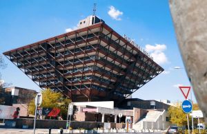 40 rokov pravideln&eacute;ho vysielania z legend&aacute;rnej obr&aacute;tenej pyram&iacute;dy