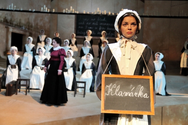 Jane Eyrov&aacute; l&aacute;me rekordy už pred premi&eacute;rou