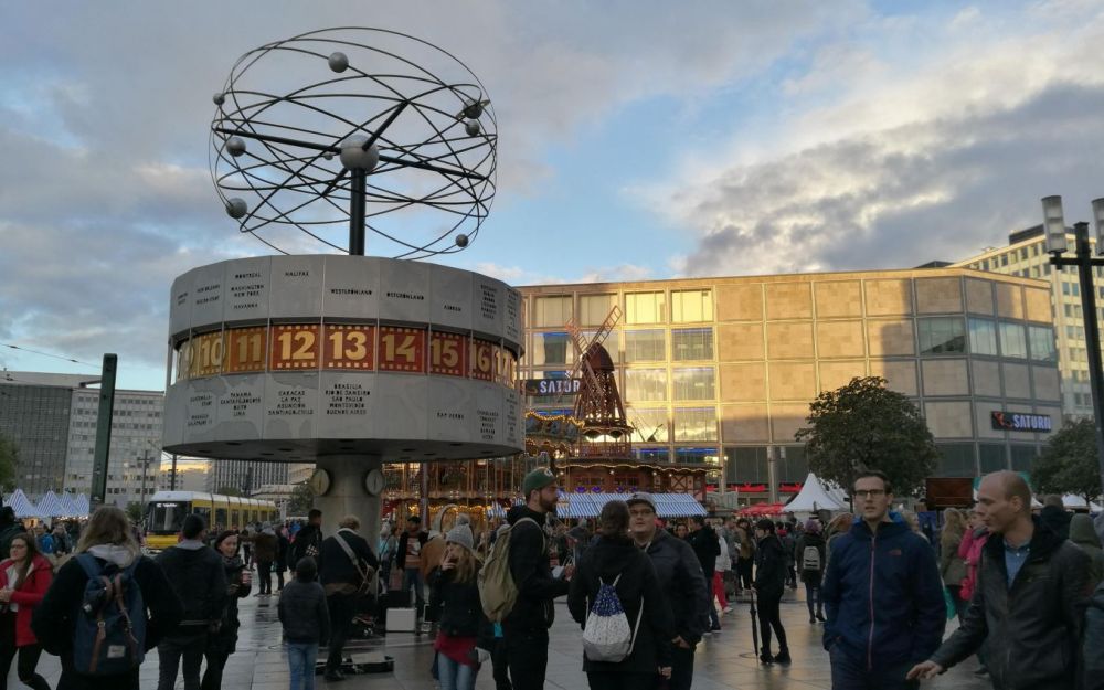 V Nemecku zvažuj&uacute; zak&aacute;zať niektor&eacute; soci&aacute;lne siete deťom do 16 rokov