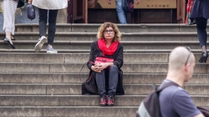 ČT skrytou kamerou uk&aacute;že, ako podvodn&iacute;ci zar&aacute;baj&uacute; na matke, ktorej zomrelo dieťa