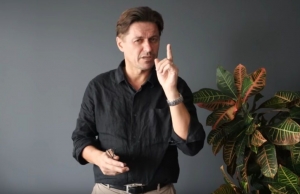 &Scaron;&eacute;f BUBO natočil video, v ktorom &scaron;&iacute;ri strach zo smrti, len aby zarobil (VIDEO)