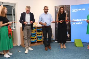 Slovensk&aacute; sporiteľňa otvorila vlastn&uacute; &scaron;k&ocirc;lku. Posl&uacute;ži nielen jej zamestnancom