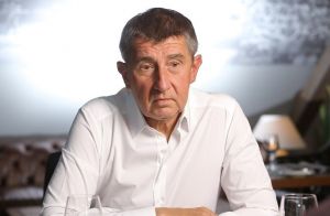 Česk&yacute; &Uacute;stavn&yacute; s&uacute;d op&auml;ť umožnil Babi&scaron;ovi a podobn&yacute;m oligarchom vlastniť m&eacute;di&aacute;