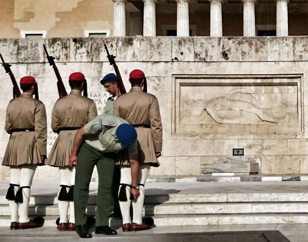 RSF: Gr&eacute;cky najvy&scaron;&scaron;&iacute; s&uacute;d sa pok&uacute;&scaron;a pochovať kľ&uacute;čov&eacute; vy&scaron;etrovanie &scaron;kand&aacute;lu hromadn&eacute;ho sledovania zameran&eacute;ho na novin&aacute;rov