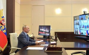 Rusi podľa USA tajne rozdali 300 mili&oacute;nov dol&aacute;rov politick&yacute;m stran&aacute;m a &uacute;radn&iacute;kom v 25 krajin&aacute;ch