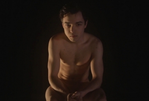 Netradičn&aacute; reklama na hru, ktor&aacute; je nepr&iacute;stupn&aacute; do 15 rokov a purit&aacute;nom