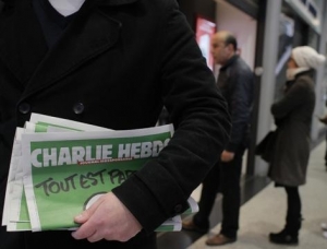 Svedok &uacute;toku z pr&iacute;padu Charlie Hebdo zažaloval franc&uacute;zske m&eacute;di&aacute;