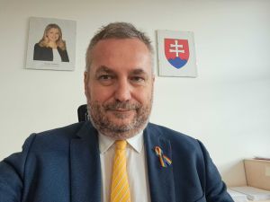 Ondrej Dost&aacute;l: Ospravedlňujem sa v&scaron;etk&yacute;m slu&scaron;n&yacute;m novin&aacute;rkam a novin&aacute;rom