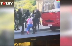 Hackeri za&uacute;točili na bielorusk&uacute; &scaron;t&aacute;tnu telev&iacute;ziu, vo vysielan&iacute; uk&aacute;zali protesty (VIDEO)