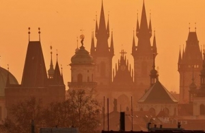 Č&iacute;nski film&aacute;ri nat&aacute;čaj&uacute; v Prahe romantick&yacute; seri&aacute;l