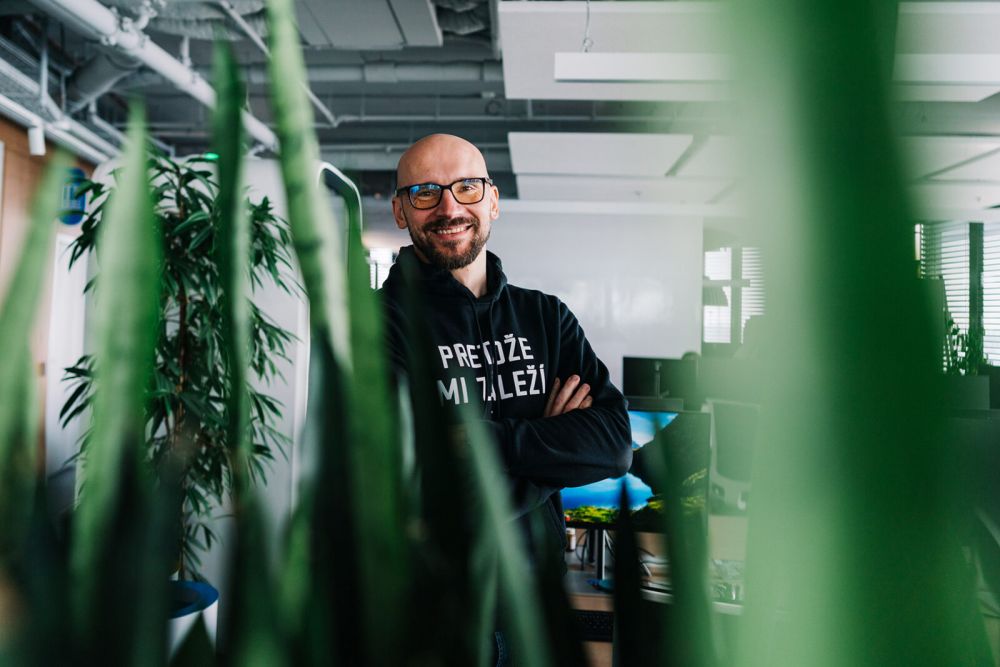 Umel&aacute; inteligencia nikdy &uacute;plne nenahrad&iacute; ľud&iacute; &ndash; no ľudia, ktor&iacute; s ňou vedia pracovať, bud&uacute; mať obrovsk&uacute; v&yacute;hodu na pracovnom trhu