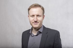 Riaditeľ Kancel&aacute;rie licenčnej Rady sa rozhodol pre nezhody s predsedn&iacute;čkou a niektor&yacute;mi členmi rady abdikovať