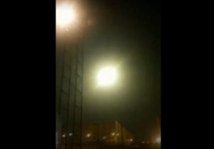 Zverejnili video, ktor&eacute; ukazuje z&aacute;sah ukrajinsk&eacute;ho lietadla pravdepodobne raketou (VIDEO)