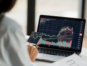 Slovensk&aacute; sporiteľňa daruje akcie Erste zač&iacute;naj&uacute;cim investorom