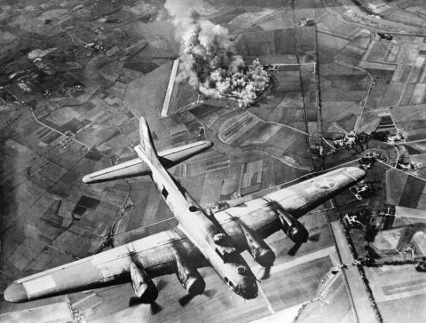 Bombardovacia mafia alebo taktika spálenej zeme?