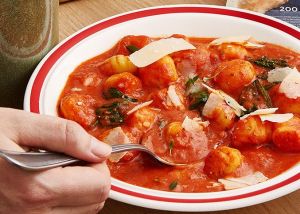 Pozor na preh&yacute;baj&uacute;ce sa veľkonočn&eacute; stoly, mnoho ochoren&iacute; zač&iacute;na pr&aacute;ve na tanieri