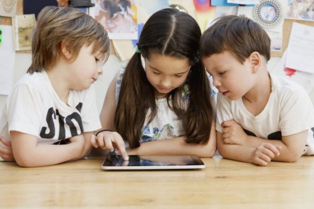 Desatoro digit&aacute;lnej bezpečnosti pon&uacute;ka jednoduch&yacute; n&aacute;vod pre rodičov