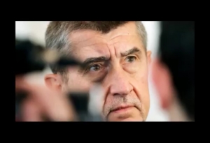 Unikla nahr&aacute;vka, kde sa Babi&scaron; s novin&aacute;rom dohaduj&uacute; na po&scaron;kodzovan&iacute; jeho odporcov