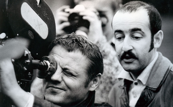 RTVS v s&uacute;vislosti s &uacute;mrt&iacute;m režis&eacute;ra a herca op&auml;ť men&iacute; program