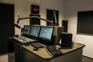 Dve r&aacute;di&aacute; napadli rozhodnutia rady pri frekvenci&aacute;ch na s&uacute;de