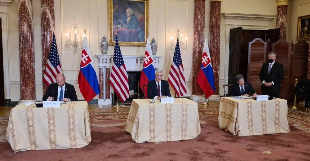 Slovensko a USA podpísali dohodu o obrannej spolupráci